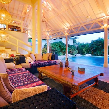 La Villa Oberoi Семиняк Екстериор снимка