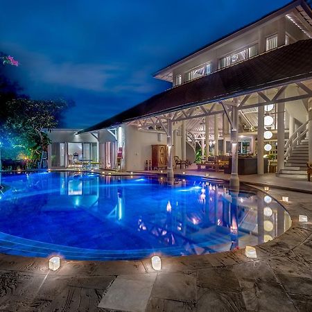 La Villa Oberoi Семиняк Екстериор снимка