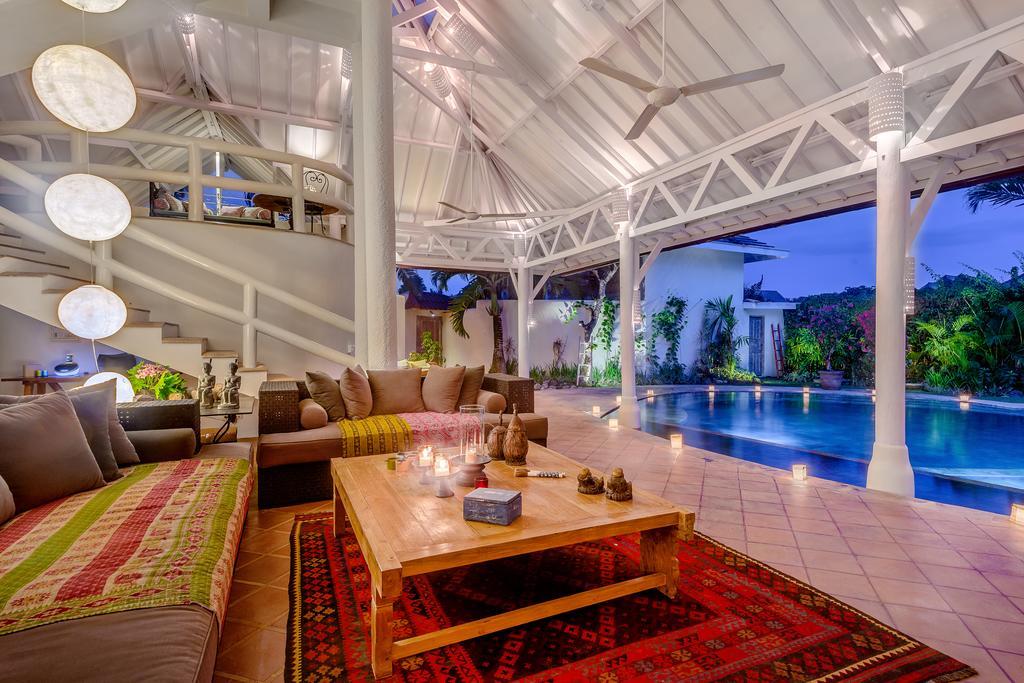 La Villa Oberoi Семиняк Екстериор снимка